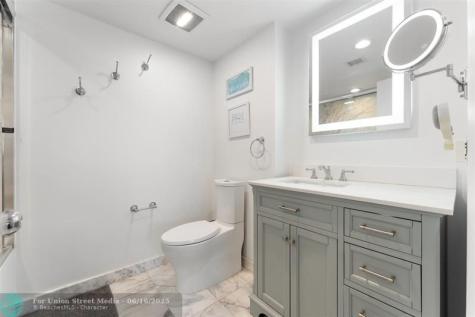 1000 E Island Boulevard Aventura FL 33160