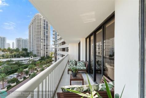 1000 E Island Boulevard Aventura FL 33160