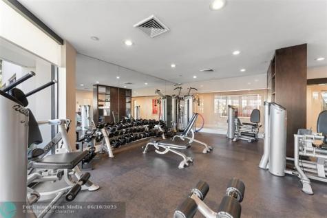 1000 E Island Boulevard Aventura FL 33160