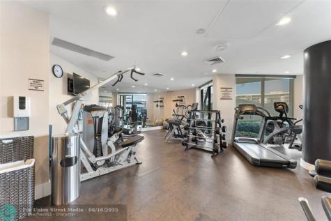 1000 E Island Boulevard Aventura FL 33160