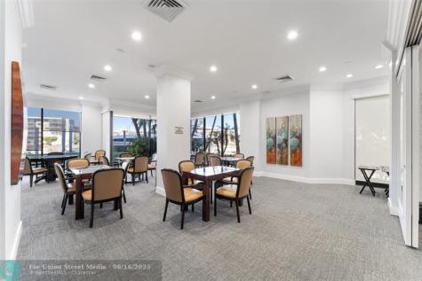 1000 E Island Boulevard Aventura FL 33160