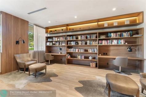 1000 E Island Boulevard Aventura FL 33160