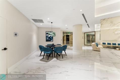 1000 E Island Boulevard Aventura FL 33160