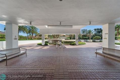 1000 E Island Boulevard Aventura FL 33160