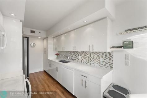 1000 E Island Boulevard Aventura FL 33160