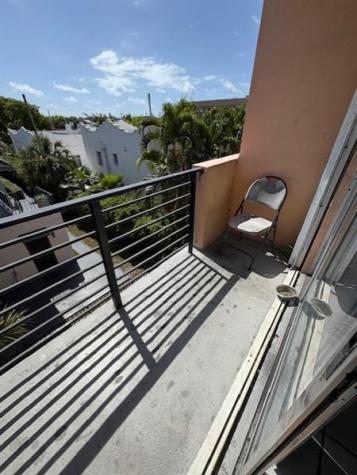 365 NE 125th Street North Miami FL 33161
