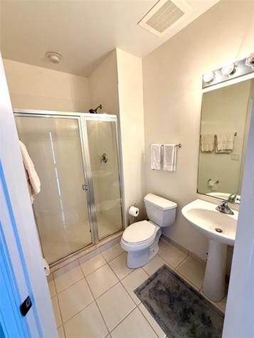 1951 Coral Heights Boulevard Oakland Park FL 33308