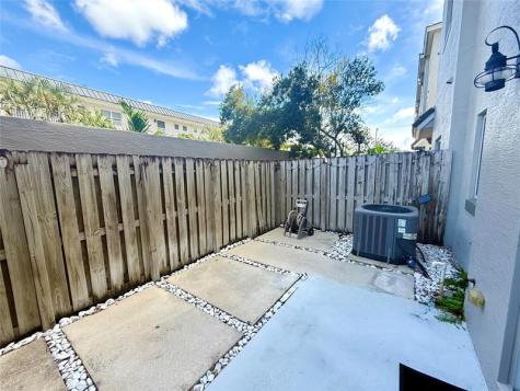1951 Coral Heights Boulevard Oakland Park FL 33308