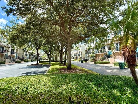 1951 Coral Heights Boulevard Oakland Park FL 33308