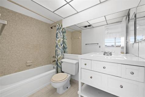 5031 W Oakland Park Boulevard Lauderdale Lakes FL 33313