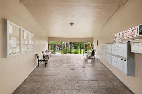 5031 W Oakland Park Boulevard Lauderdale Lakes FL 33313
