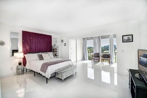 5558 NE Gulfstream Way Hutchinson Island FL 34996