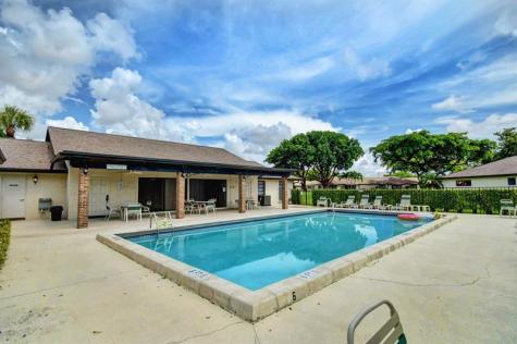 4724 Greentree Circle Boynton Beach FL 33436