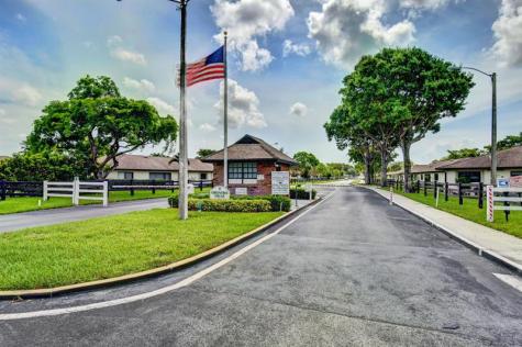 4724 Greentree Circle Boynton Beach FL 33436