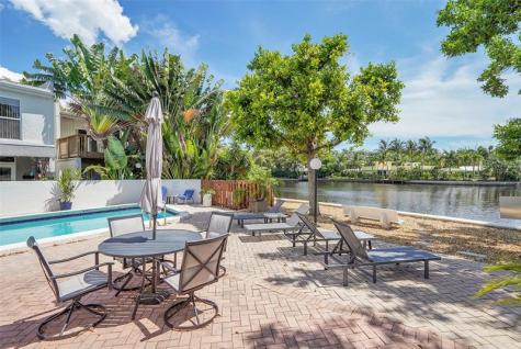 670 Kensington Place Wilton Manors FL 33305