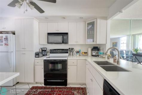 3401 N Country Club Drive Aventura FL 33180