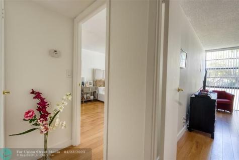 3401 N Country Club Drive Aventura FL 33180