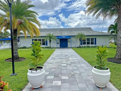 1382 High Point Way NE B Delray Beach FL 33445