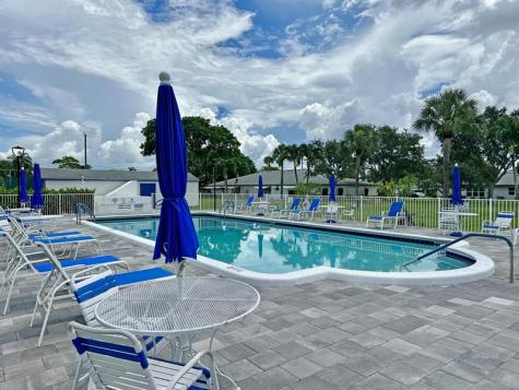 1382 High Point Way NE B Delray Beach FL 33445