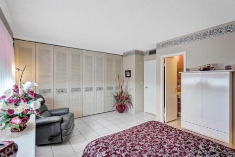 4800 NW 35th Street Lauderdale Lakes FL 33319
