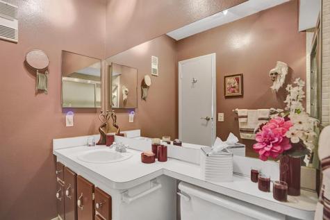 4800 NW 35th Street Lauderdale Lakes FL 33319