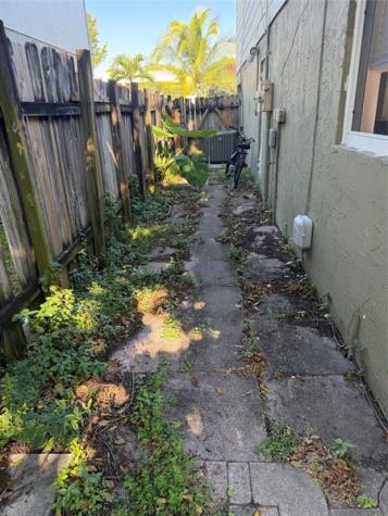 7968 SW 7th Street North Lauderdale FL 33068