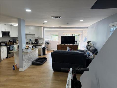 7968 SW 7th Street North Lauderdale FL 33068