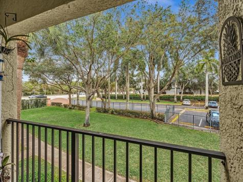 110 Belmont Lane North Lauderdale FL 33068