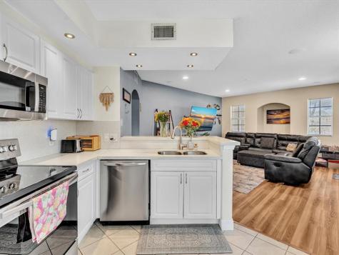 110 Belmont Lane North Lauderdale FL 33068