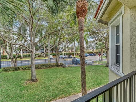 110 Belmont Lane North Lauderdale FL 33068