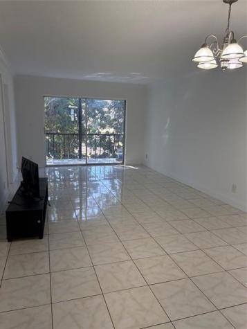 8000 Colony Circle Fort Lauderdale FL 33321