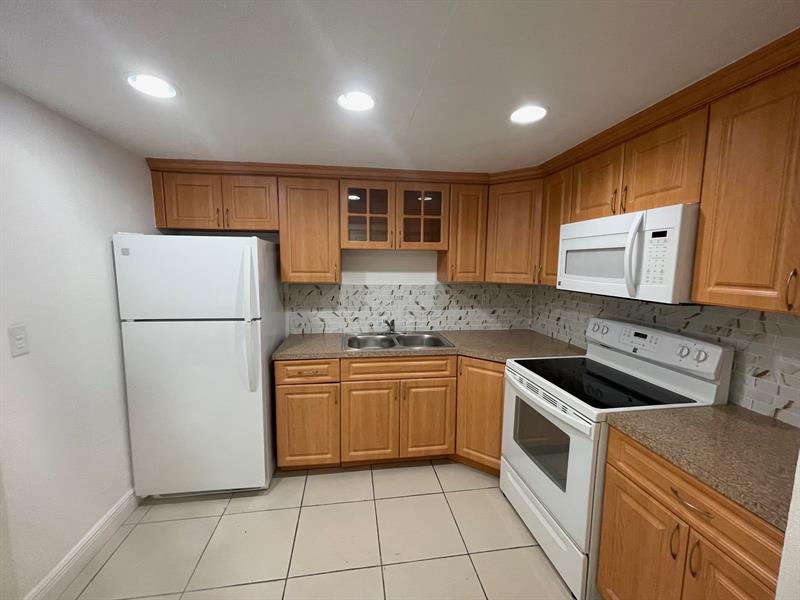 9365 Fontainebleau Boulevard Miami FL 33172