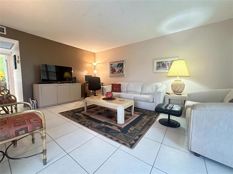 288 Ventnor S Deerfield Beach FL 33442