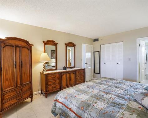 4705 NW 35th Street Lauderdale Lakes FL 33319