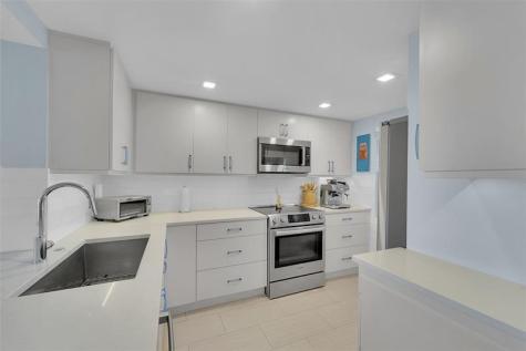 3050 NE 48th Court Lighthouse Point FL 33064