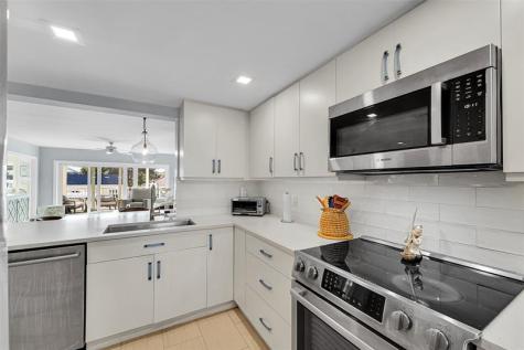 3050 NE 48th Court Lighthouse Point FL 33064