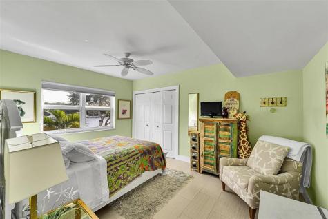 3050 NE 48th Court Lighthouse Point FL 33064