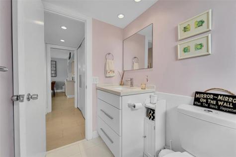 3050 NE 48th Court Lighthouse Point FL 33064