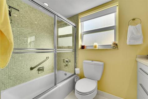 3050 NE 48th Court Lighthouse Point FL 33064