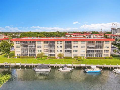 3050 NE 48th Court Lighthouse Point FL 33064