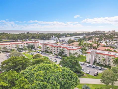 3050 NE 48th Court Lighthouse Point FL 33064