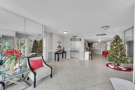 3050 NE 48th Court Lighthouse Point FL 33064