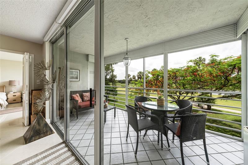 3960 Oaks Clubhouse Drive Pompano Beach FL 33069