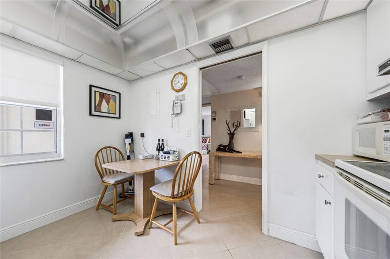 3960 Oaks Clubhouse Drive Pompano Beach FL 33069