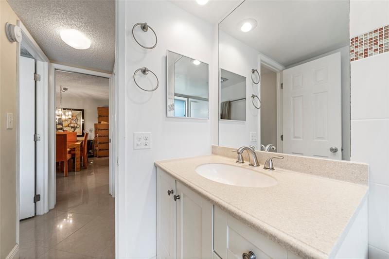 3960 Oaks Clubhouse Drive Pompano Beach FL 33069