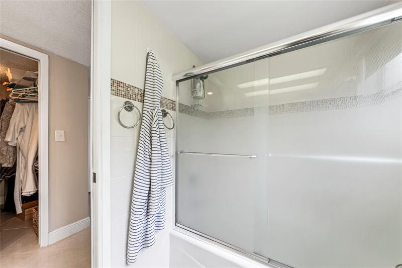 3960 Oaks Clubhouse Drive Pompano Beach FL 33069