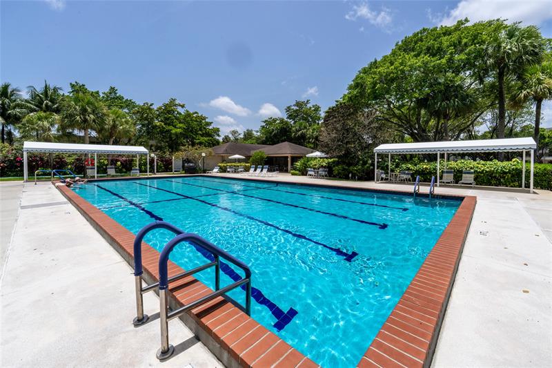 3960 Oaks Clubhouse Drive Pompano Beach FL 33069