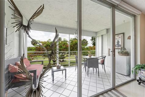 3960 Oaks Clubhouse Drive Pompano Beach FL 33069