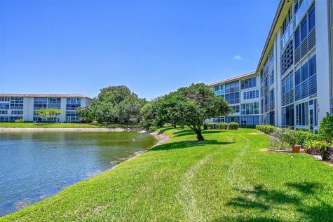 1902 Bermuda Circle Coconut Creek FL 33066