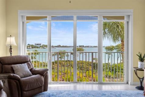 21 Harbour Isle Drive W Hutchinson Island FL 34949
